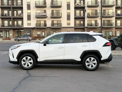 Used 2024 Toyota RAV4 LE AWD/4WD image 4
