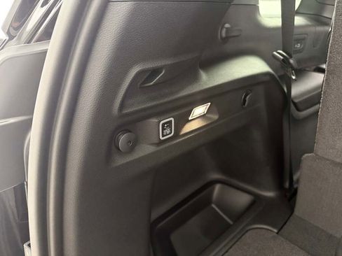 New 2025 Jeep Grand Cherokee L Laredo image 30