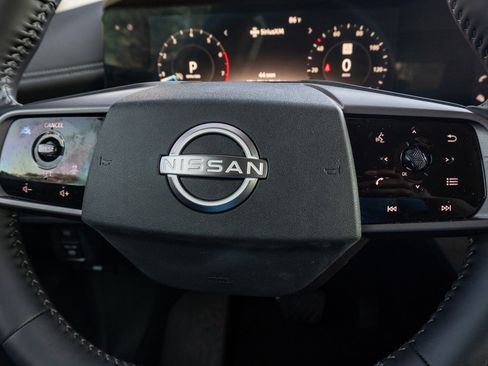 Used 2025 Nissan Murano SV AWD/4WD image 30