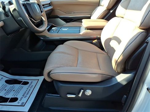 Used 2025 Lincoln Navigator Black Label image 17