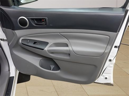 Used 2015 Toyota Tacoma 4x4 Double Cab w/ SR5 Package image 24