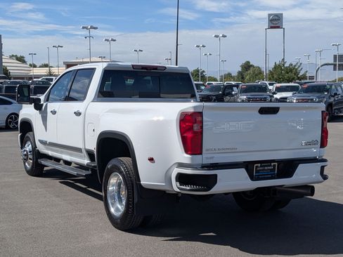 Certified 2025 Chevrolet Silverado 3500 High Country w/ Technology Package AWD/4WD image 4