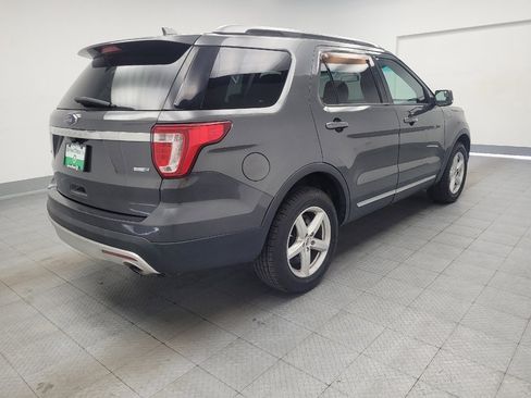 Used 2016 Ford Explorer XLT w/ Equipment Group 202A AWD/4WD image 9