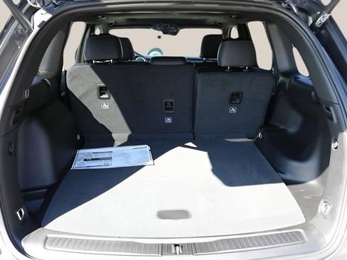 New 2026 Jeep Grand Cherokee Altitude image 17