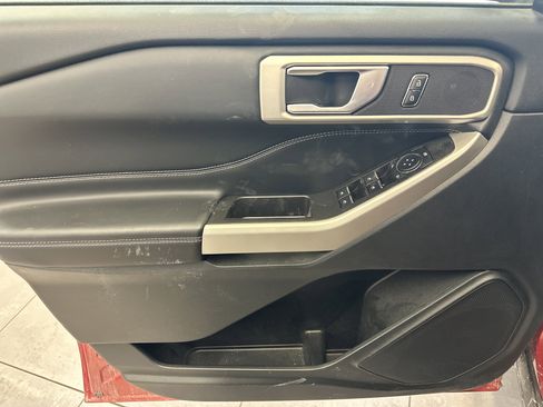 Used 2023 Ford Explorer XLT w/ Equipment Group 202A image 18