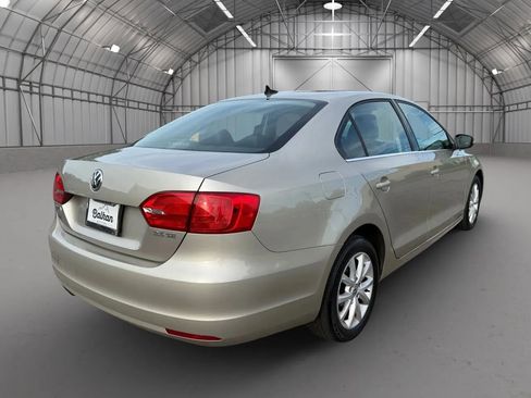 Used 2013 Volkswagen Jetta SE image 4