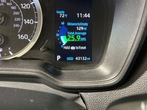 Used 2021 Toyota Corolla LE image 19