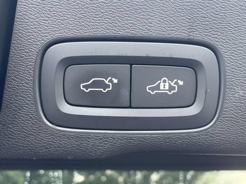 Used 2019 Volvo XC60 T5 Inscription w/ Protection Package Premier FWD image 11