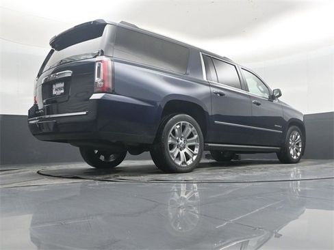 Used 2018 GMC Yukon XL Denali image 42