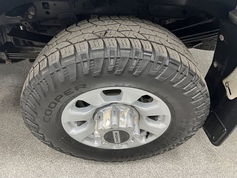 Used 2023 Ford F350 XLT image 14