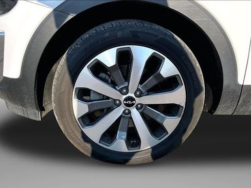 Used 2022 Kia Telluride EX w/ EX Premium Package FWD image 9