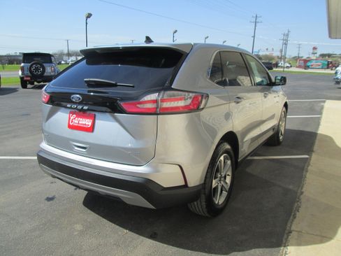 Used 2022 Ford Edge SEL image 6
