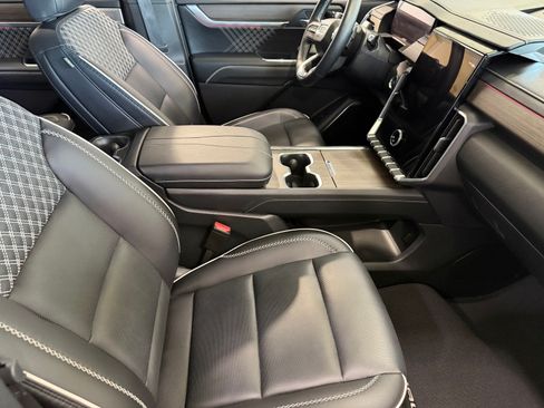 Used 2024 GMC Acadia Denali w/ Super Cruise Package FWD image 10