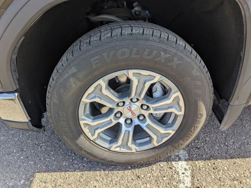 Certified 2024 GMC Sierra 1500 SLT image 8