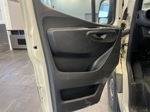 Used 2025 Mercedes-Benz Sprinter 2500 image 14