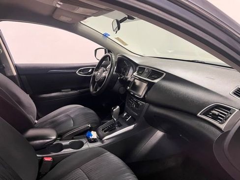 Used 2019 Nissan Sentra SV image 11