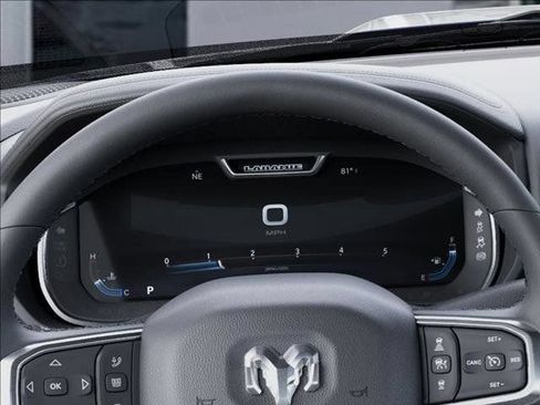 New 2026 RAM 2500 Laramie AWD/4WD image 17
