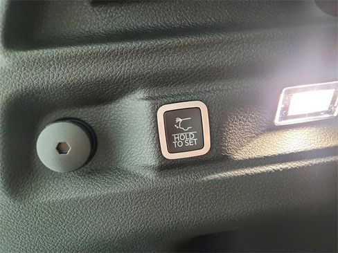 New 2025 Jeep Grand Cherokee L Altitude image 43