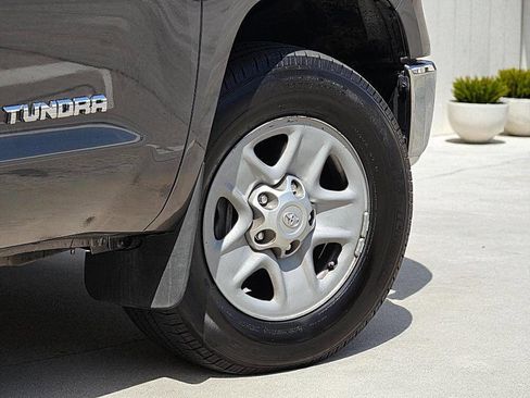 Used 2018 Toyota Tundra SR5 image 7