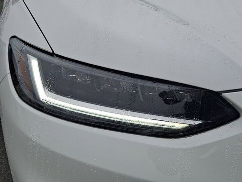 Used 2024 Honda HR-V LX image 9