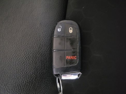 Used 2021 Jeep Compass Latitude AWD/4WD image 32