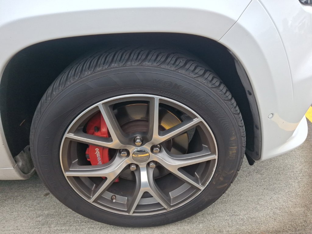 Used 2017 Jeep Grand Cherokee SRT AWD/4WD image 5