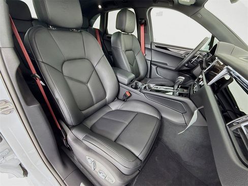 New 2026 Porsche Macan S image 31