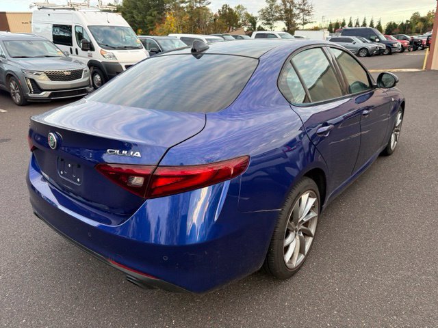 Used 2023 Alfa Romeo Giulia Ti AWD/4WD image 10