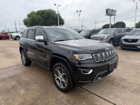 Used 2020 Jeep Grand Cherokee Overland image 11