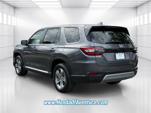 Certified 2025 Honda Pilot EX-L image 4