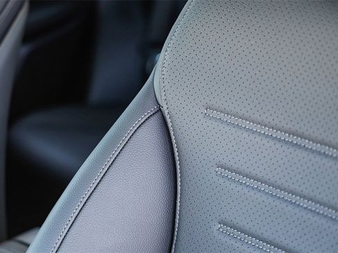 New 2025 Mercedes-Benz GLC 350e 4MATIC image 25