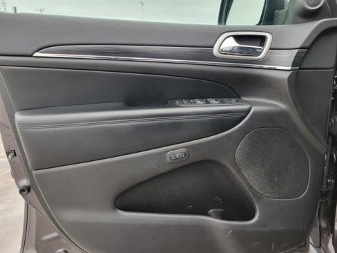 Used 2020 Jeep Grand Cherokee Limited image 17