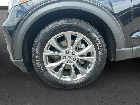 Used 2020 Ford Explorer XLT w/ Equipment Group 202A RWD image 13