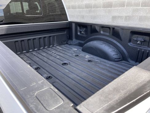 Used 2022 Ford F350 Lariat w/ Lariat Ultimate Package AWD/4WD image 9