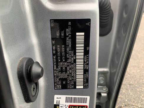 Used 2023 Toyota Highlander LE AWD/4WD image 33