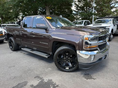Used 2016 Chevrolet Silverado 1500 LT w/ All Star Edition AWD/4WD image 2