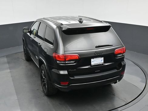 Used 2017 Jeep Grand Cherokee Altitude image 62