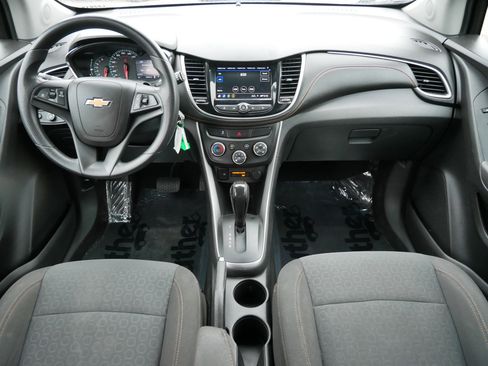 Used 2020 Chevrolet Trax LS w/ Tint and Cruise Package FWD image 10