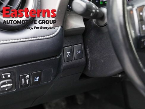 Used 2018 Toyota RAV4 Limited image 23