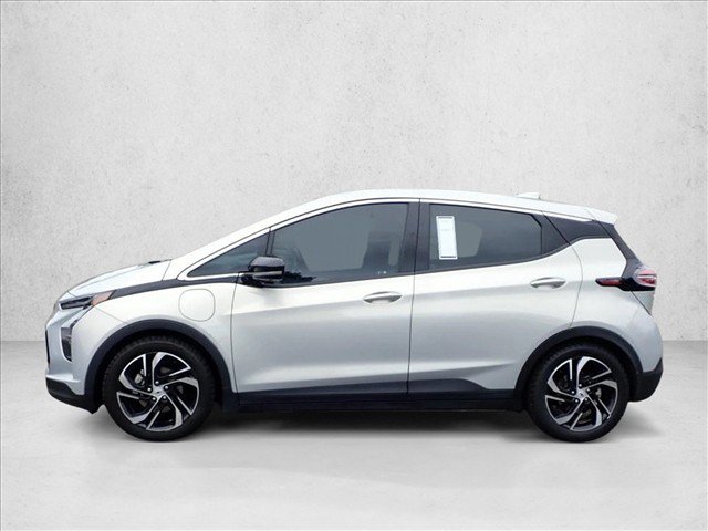 Used 2023 Chevrolet Bolt LT w/ Infotainment Package FWD image 2