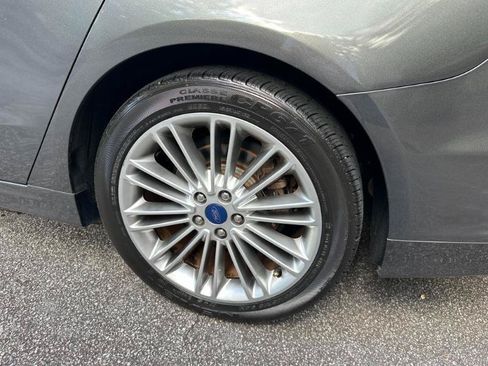 Used 2016 Ford Fusion SE w/ Equipment Group 202A FWD image 10