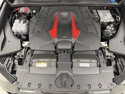 Used 2024 Audi RS Q8 4.0T image 59