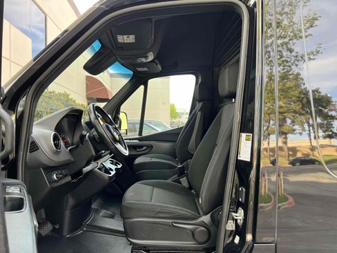 Used 2023 Mercedes-Benz Sprinter 2500 w/ Parking Package image 4