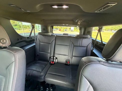Used 2023 Chevrolet Suburban RST w/ Luxury Package AWD/4WD image 16