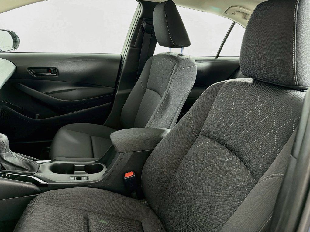 Used 2024 Toyota Corolla LE w/ LE Convenience Package FWD image 34
