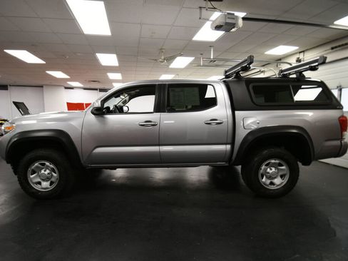 Certified 2019 Toyota Tacoma SR image 4