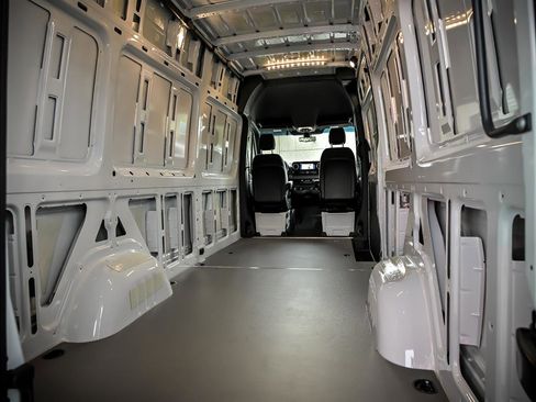 New 2025 Mercedes-Benz Sprinter 2500 image 6