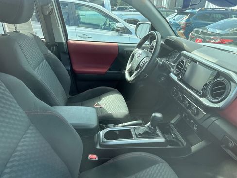 Used 2022 Toyota Tacoma SR5 image 5