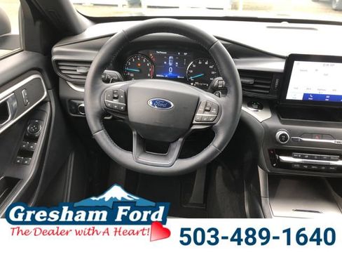 Used 2020 Ford Explorer XLT w/ Comfort Package image 14