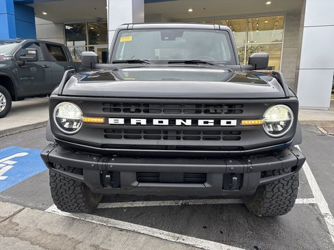 Used 2021 Ford Bronco Black Diamond w/ Sasquatch Package image 9